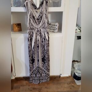 One World Sz Large Black and White Dress w/Asymmetrical Hem •1X